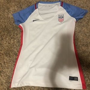 usa women’s soccer dri-fit tee. ( NEVER WORN) ‼️